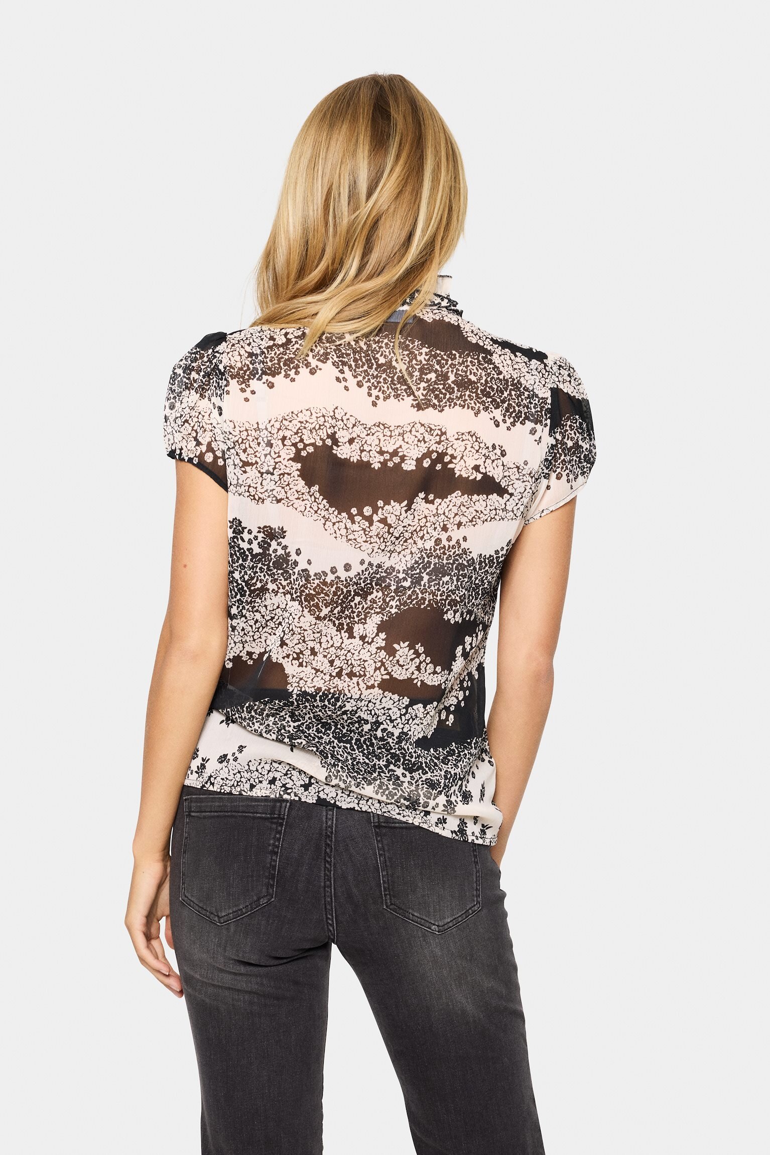 Liljasz Crinkle Shirt - Black Wavy Flowers